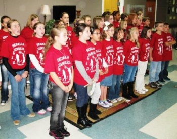 Graves County students sing for local nursing homes